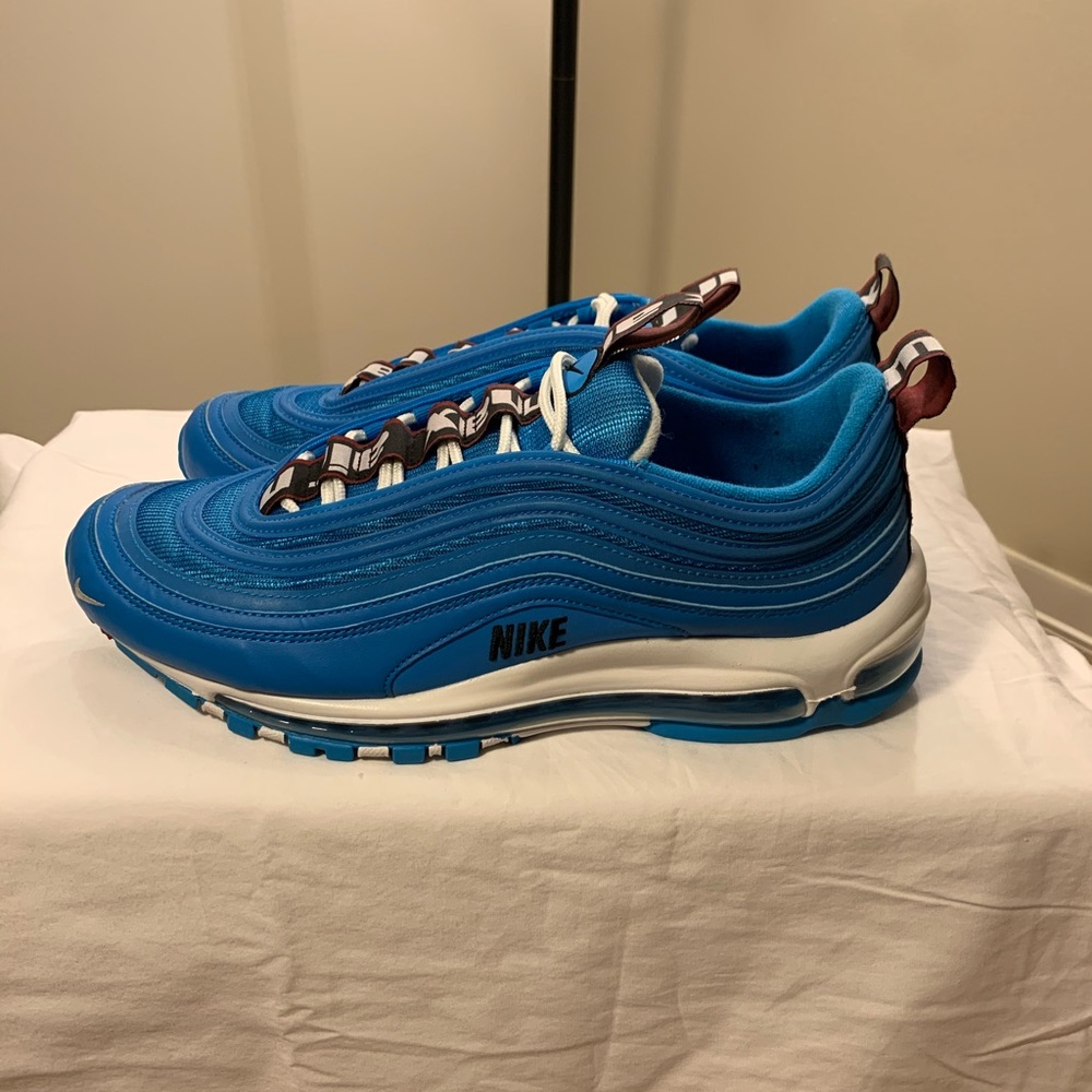 Size 10 Air Max 97 Essential Hero